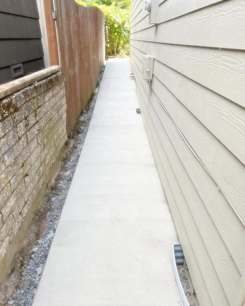 Narrow Side-Access Concrete Walkway - Sidewalk & Walkway project in Tigard, OR
